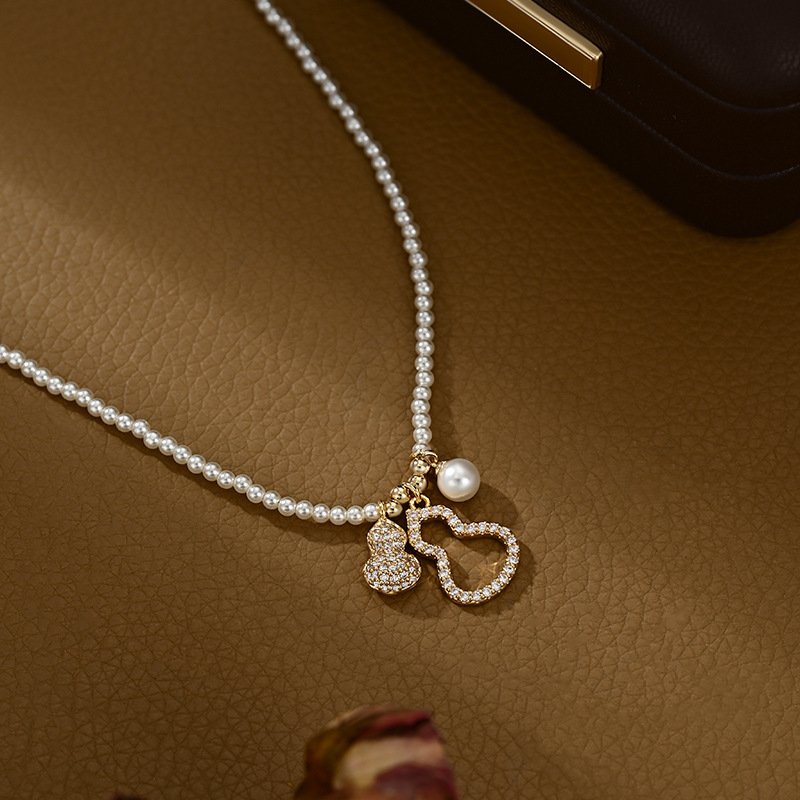 The Lucky Gourd Pendant Necklace - Pearl Strand & Zircon-Encrusted Lucky Gourd, Eastern Symbol of Good Fortune, Light Luxury Jewelry for Daily/Gift - Image 5